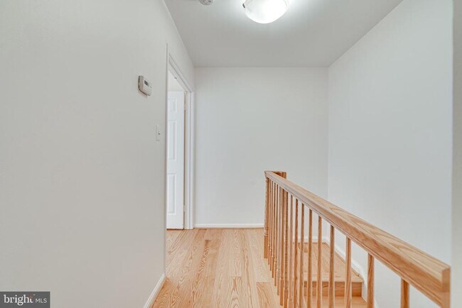 Building Photo - 1423 McLean Mews Ct