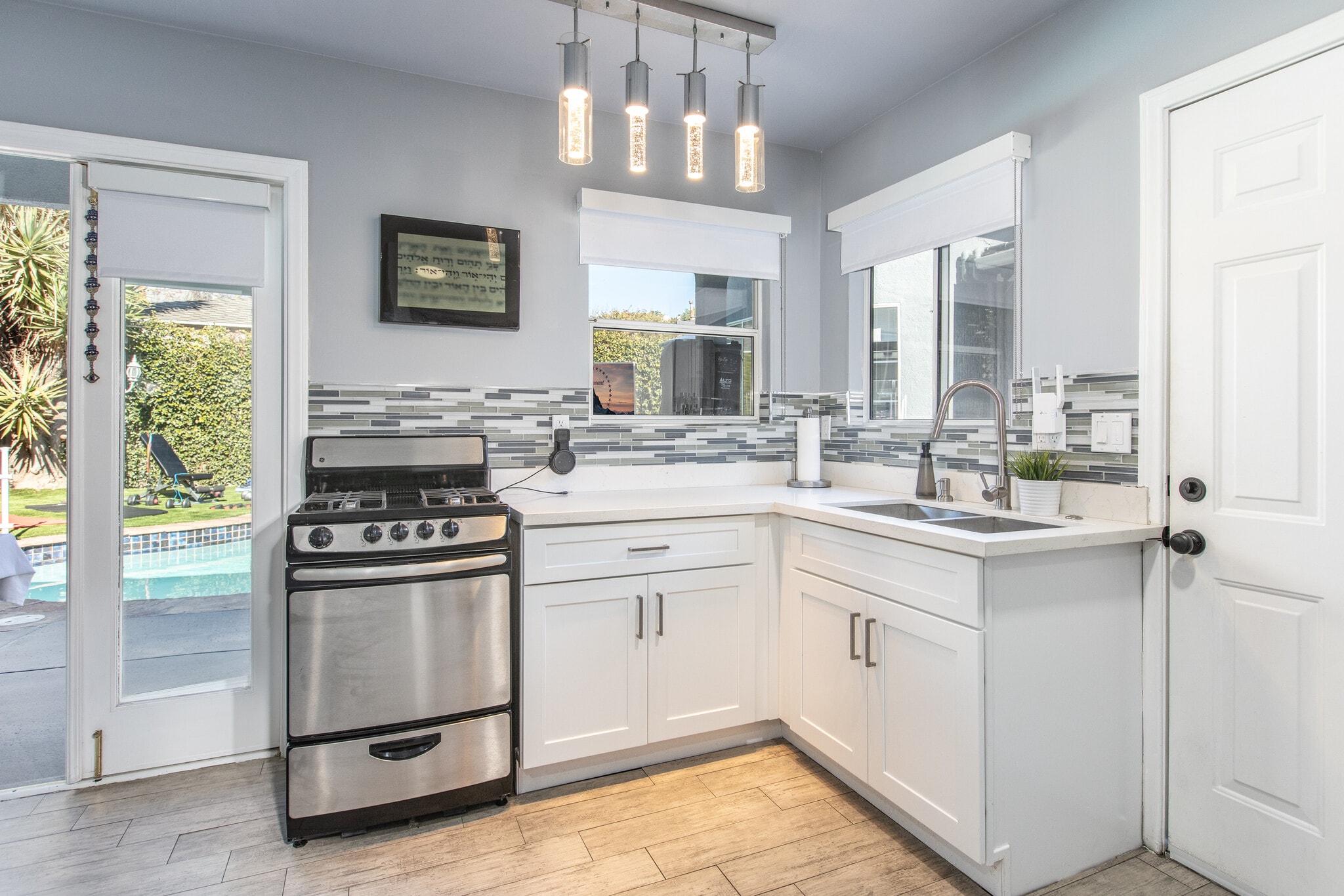 Guest house Kitchen - 1207 Greenacre Ave