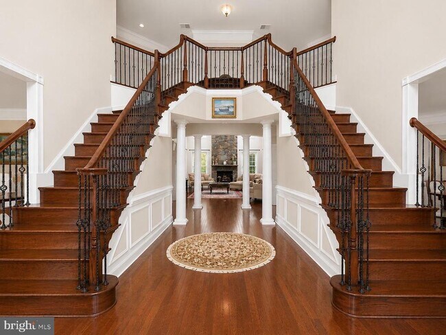 Building Photo - 15000 Barlow Dr