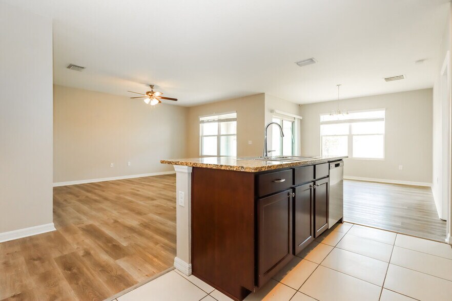 Building Photo - 14133 Arbor Pines Dr