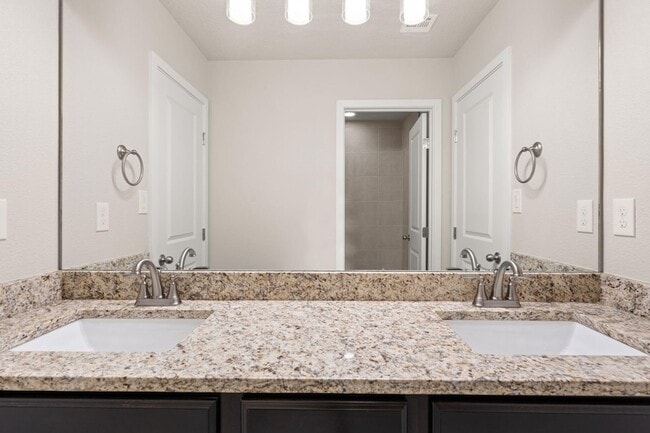 Building Photo - 4022 Silver Springs Road NE