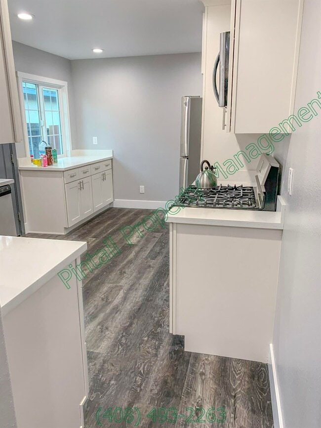 Building Photo - 756 N 11th St