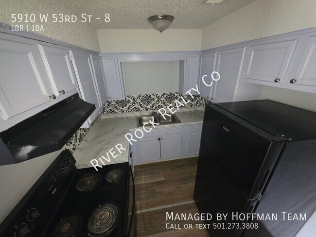 Building Photo - 5910 W 53rd St