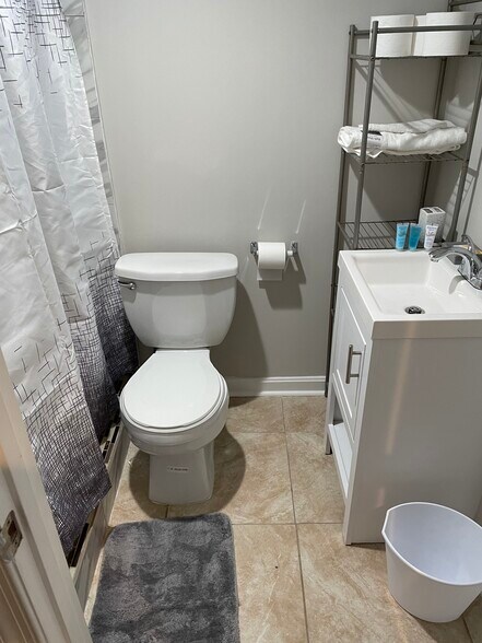 Bathroom 2 - 4296 Southern Ave SE