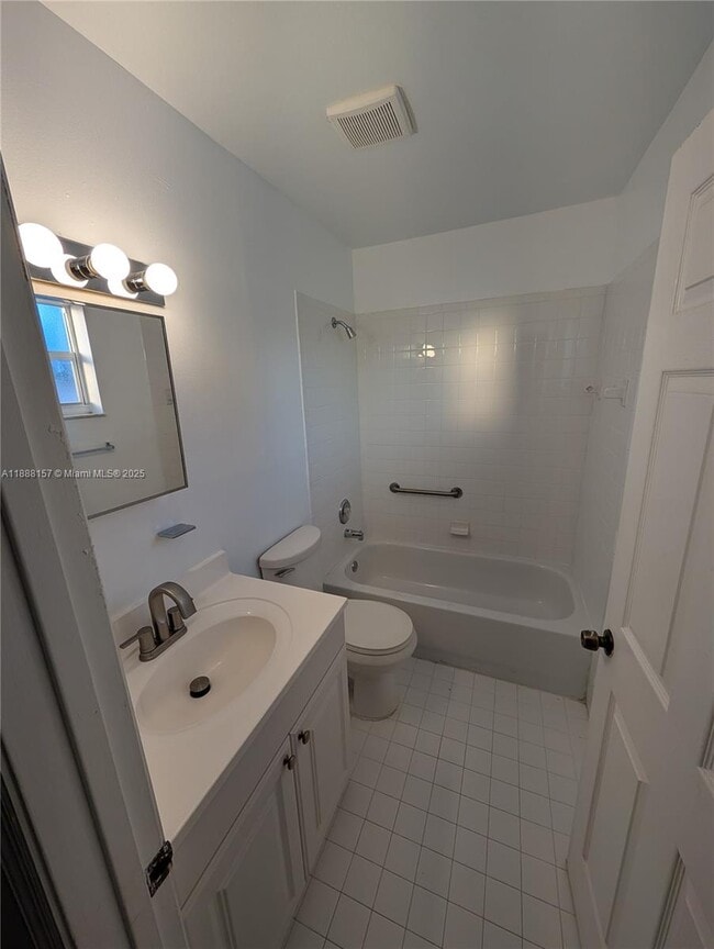 Building Photo - 720 NW 15th Terrace