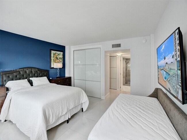 Building Photo - 3750 Galt Ocean Dr