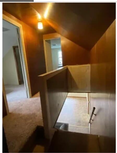 Building Photo - 214 S 4th Ave E