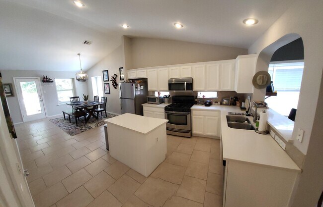 Building Photo - 1021 Rawhide Trl