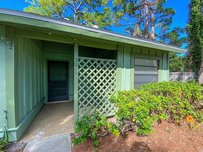 Building Photo - 5025 Barrington Cir