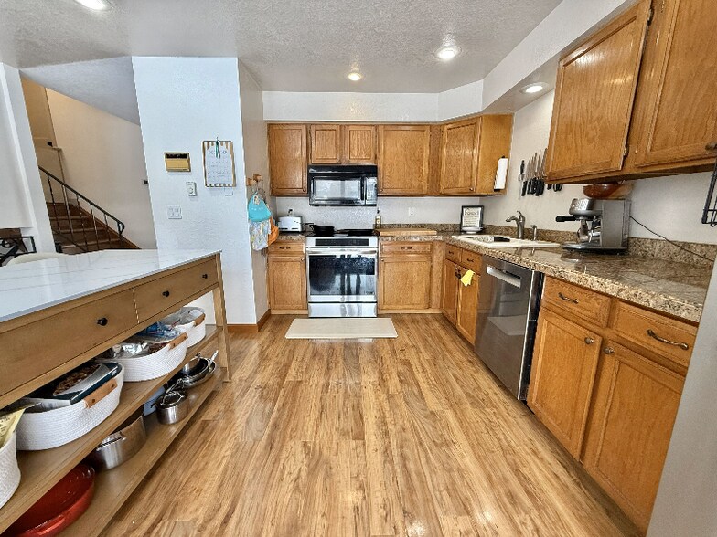 Building Photo - 1012 Wagonwheel Dr