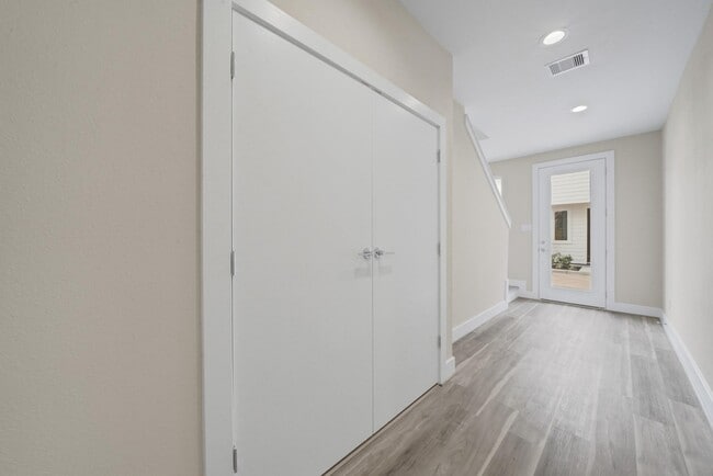 Building Photo - 2504 W Tidwell Rd