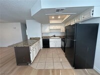 Building Photo - 725 Rock Springs Dr