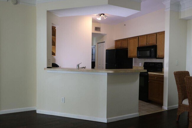 Building Photo - 9825 Baywinds Blvd