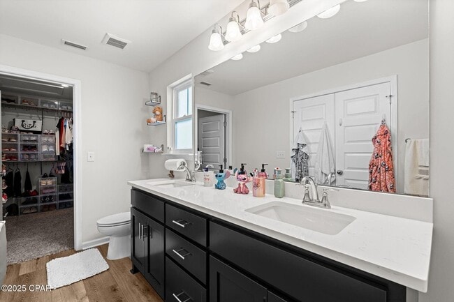 Building Photo - 326 Raven Ln