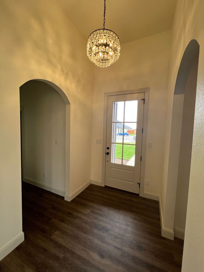 Building Photo - Beautiful 4 bed 2 bath home in Frenship!