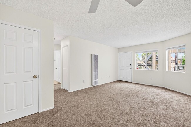 Interior Photo - 1075 Loma Ave