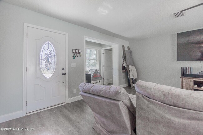 Building Photo - 14443 Stacey Rd