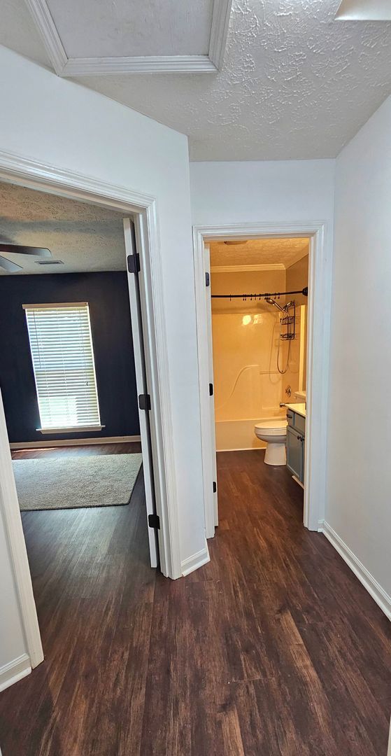 Building Photo - No HOA! Peaceful Cul-de-Sac Living with Ou...