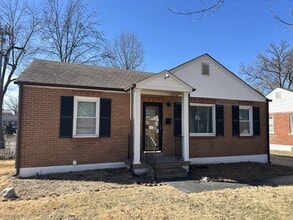 Building Photo - 1475 W Duchesne Dr