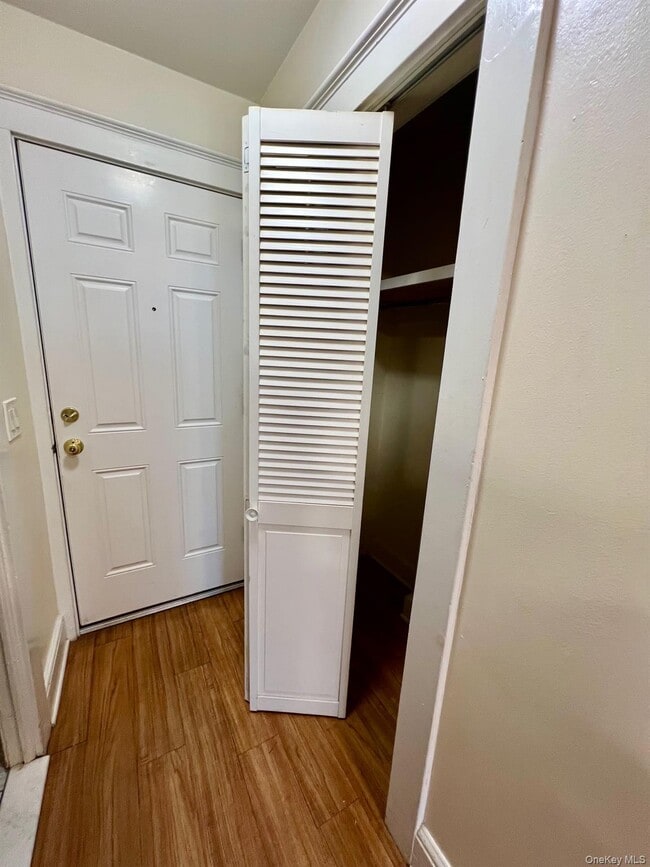 Building Photo - 185 E Lake Blvd