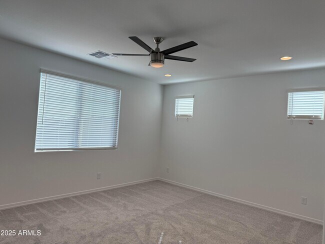 Building Photo - 10155 W Columbus Ave