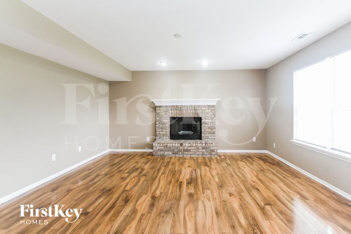 Building Photo - 7156 Bracken Ln