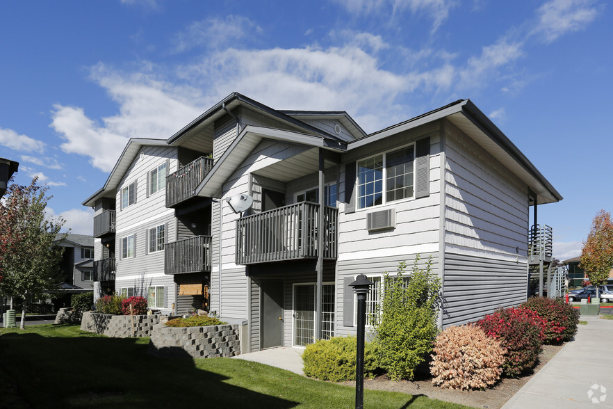 Building Photo - StoneBriar Apartments