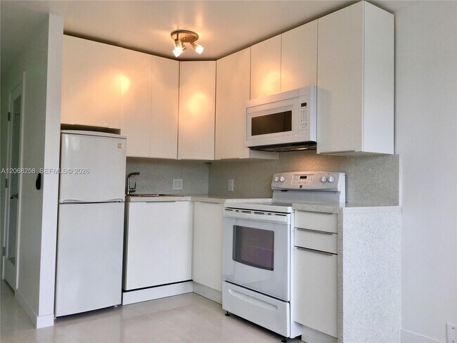 Building Photo - 6484 Indian Creek Dr