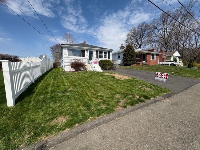 Building Photo - 82 Parker Ave