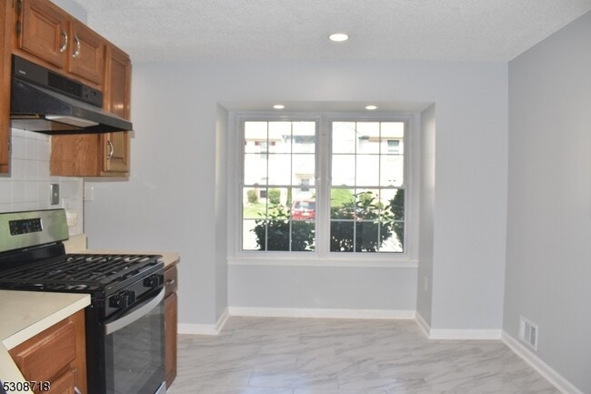 Building Photo - 7 Kirby Ln