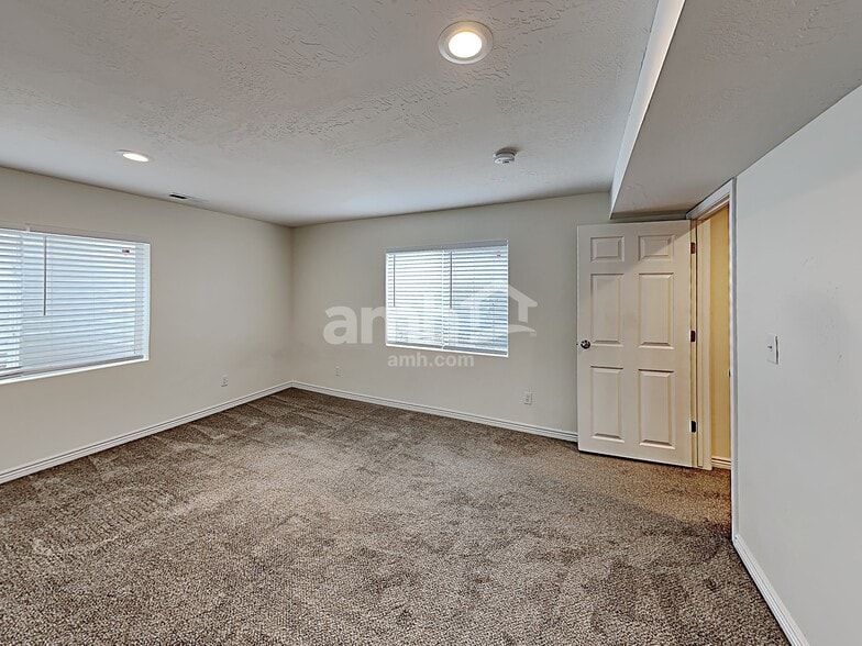 Building Photo - 10454 Sugarloaf Dr