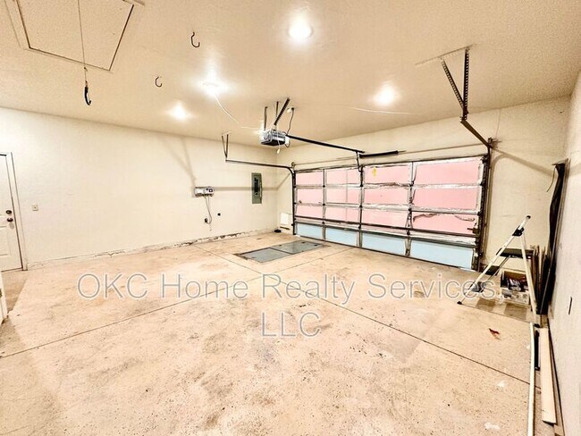 Building Photo - 1216 NW 190th Pl