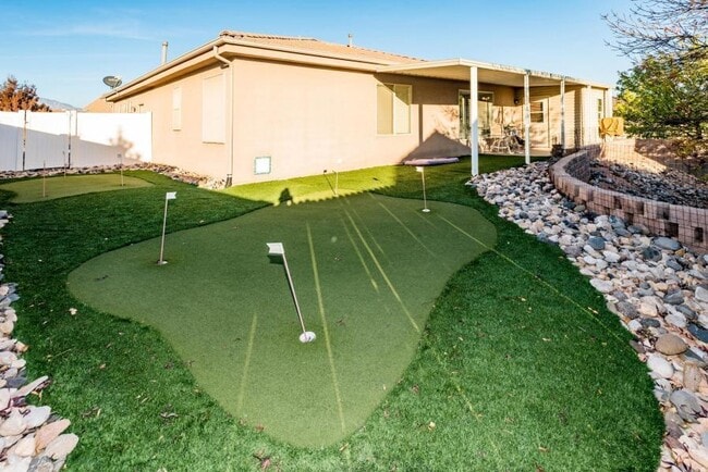 Building Photo - 3 Bedroom Home In South Pointe Subdivision...