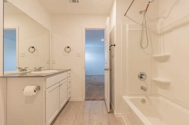 Building Photo - 5319 Hornbeck Hts