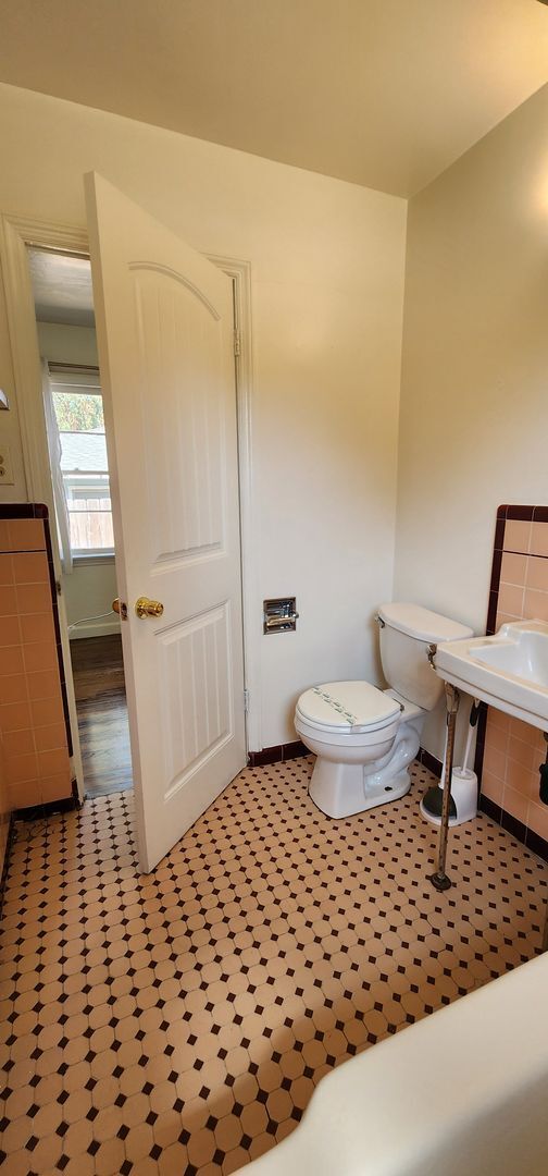 Building Photo - Gorgeous Lemon Grove home with Vintage character!