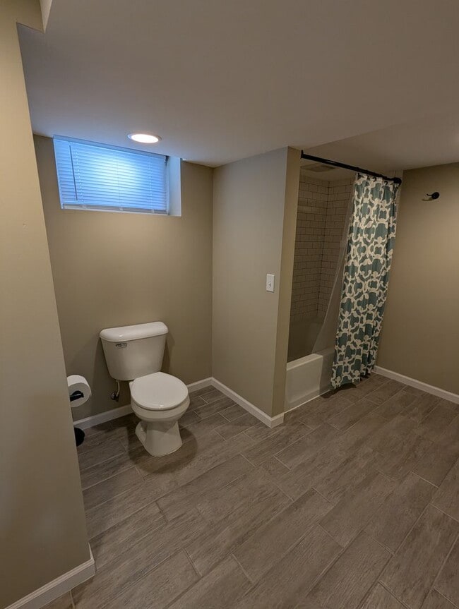 Building Photo - Charming & Spacious Home in the Heart of Richfield