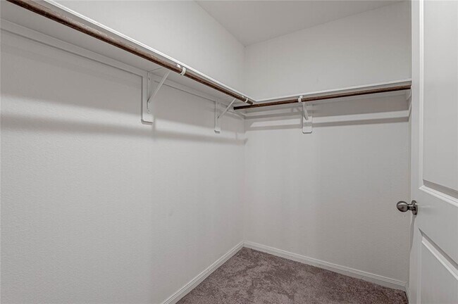 Building Photo - 26688 Pools Creek Dr