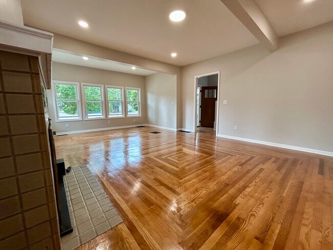 Living Room - 1178 Jefferson St