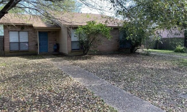 Primary Photo - 2527 Cypress Dr