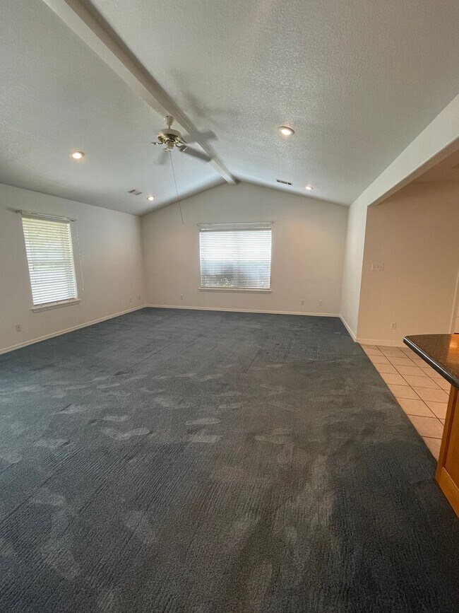 Building Photo - Spacious Home for Rent