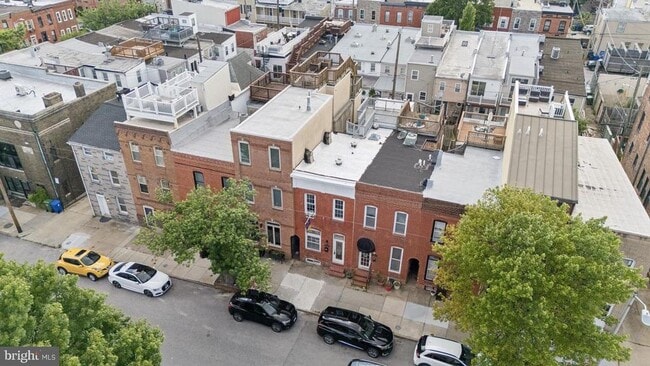 Building Photo - 1108 S Clinton St