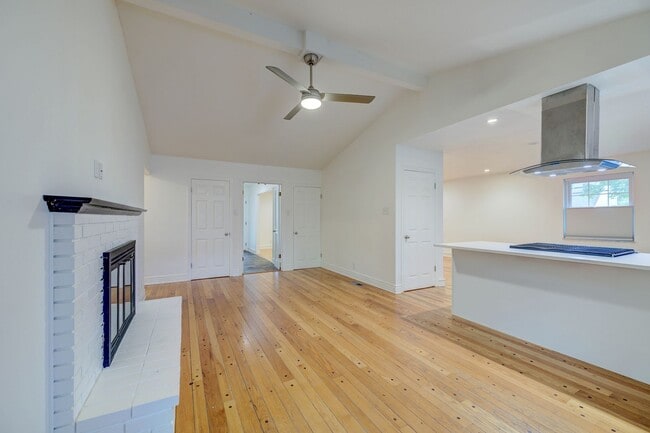 Building Photo - 10602 Tioga Ct