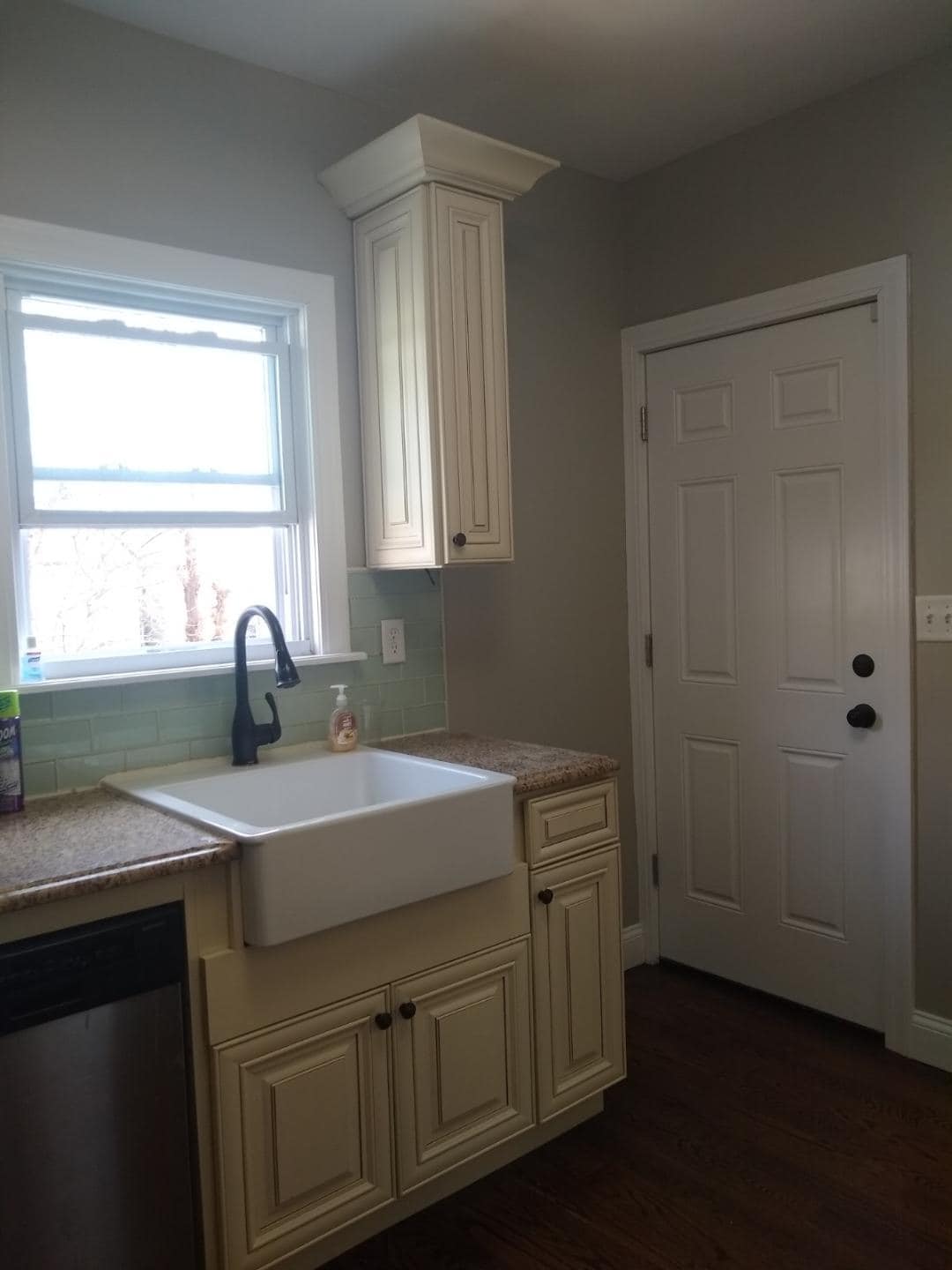 Kitchen - 747 Adams Ave