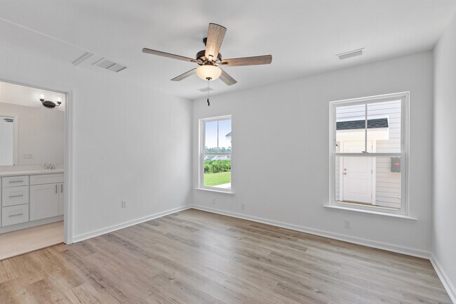 Building Photo - 1363 Landon Hills Dr