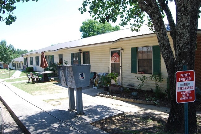Building Photo - 424 Highland Ave