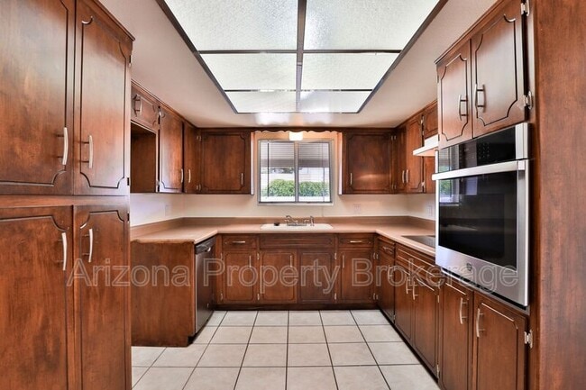 Building Photo - 1326 E Downing St