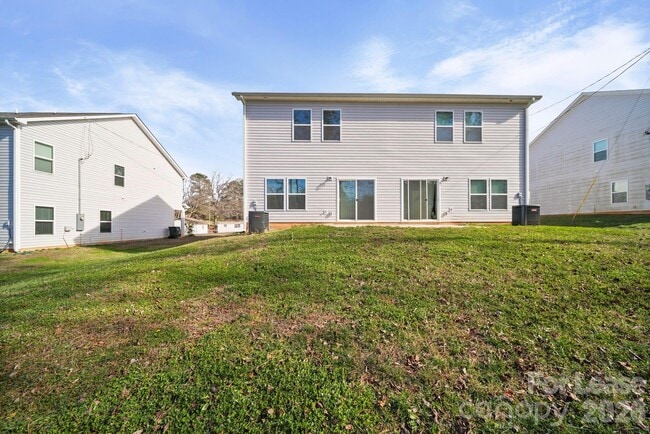 Building Photo - 715 Lackey St