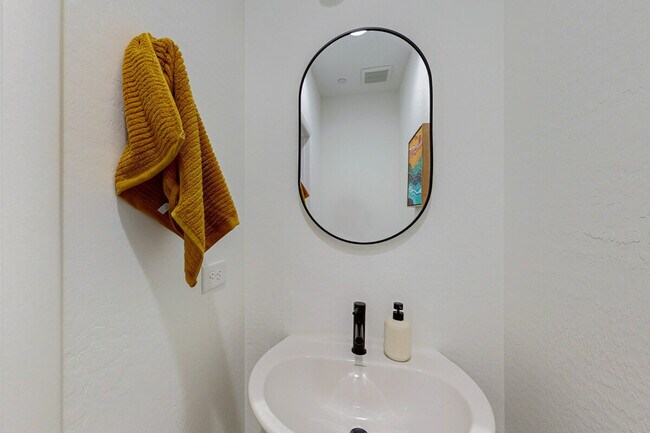 Building Photo - 18328 E Spring Valley Ct