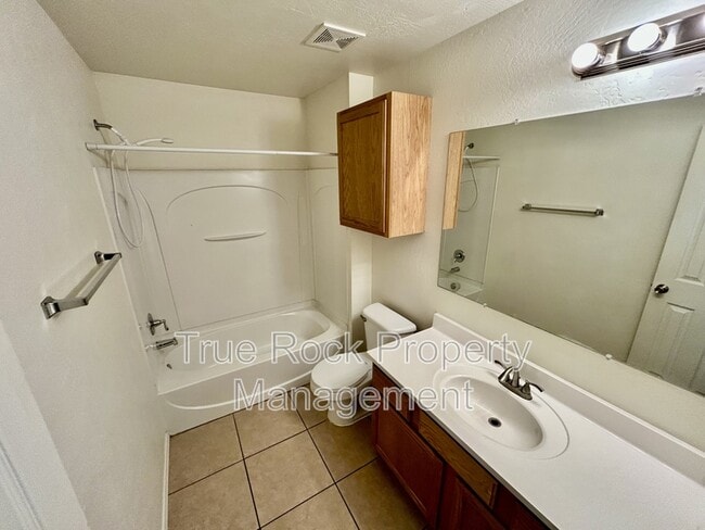 Building Photo - 1412 S Mississippi Ave