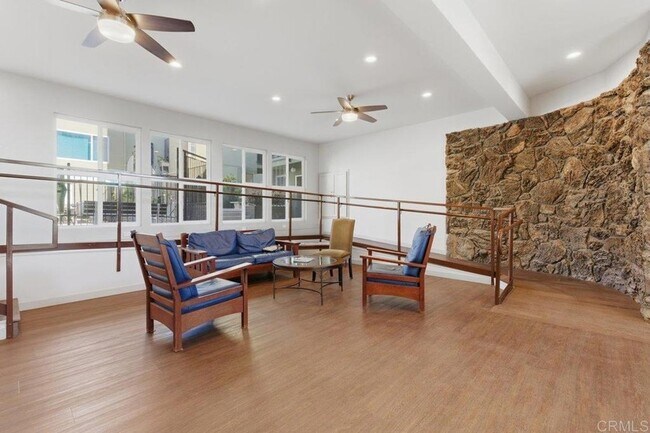 Building Photo - 2266 Grand Ave